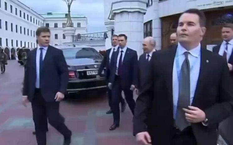 Путин етти ой ичида биринчи марта Москва ва Петербургдан ташқарига чиқди (видео)